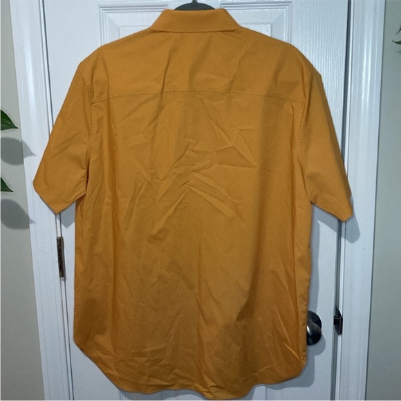 Bundle of 4 Button Down Shirts! (2 floral pattern, 1 with lightning ⚡️, 1 solid) - Picture 13 of 13